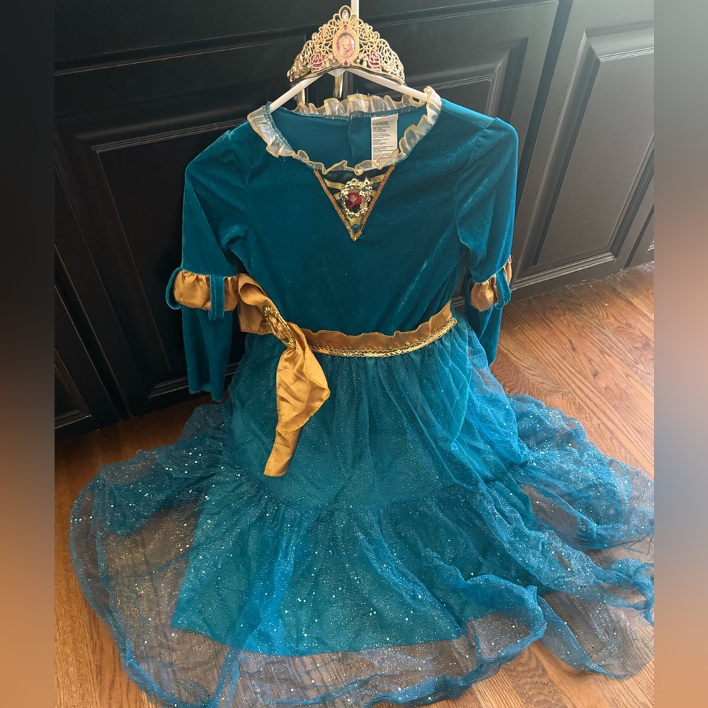 Disney Princess Merida BRAVE Gown Dress Size 7/8 w Disney Store METAL Crown